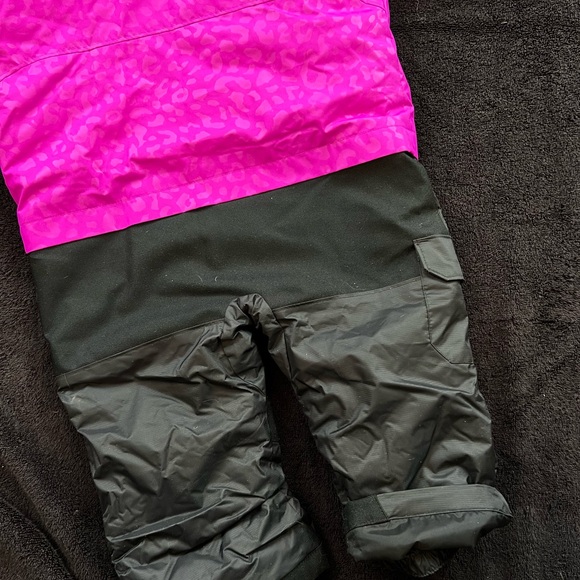 Columbia Kids Snowsuit in Vibrant Pink and Black - Picture 8 of 8